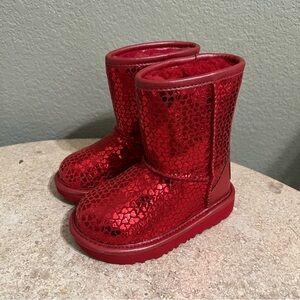 Ugg Boots Classic II Gel Hearts ❤️